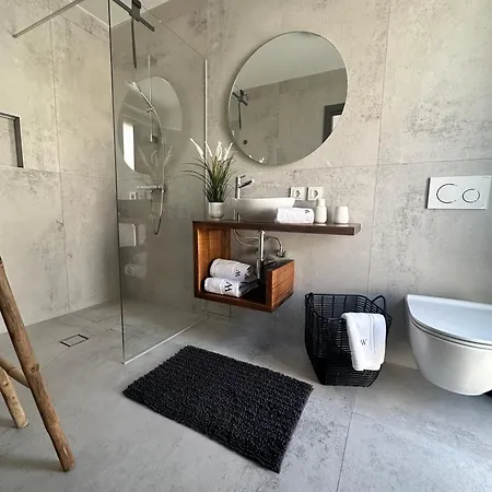 Stylish Unit In - Idyllic Retreat Komarna