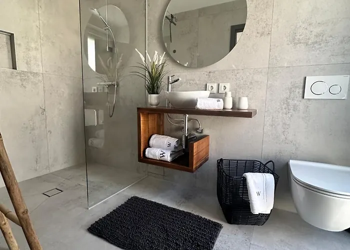 Stylish Unit In - Idyllic Retreat - 6 코마르나